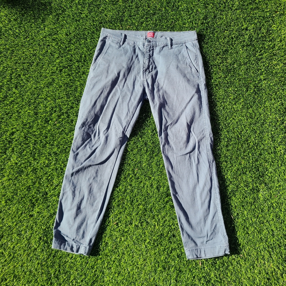 Levis Athelic Chinos